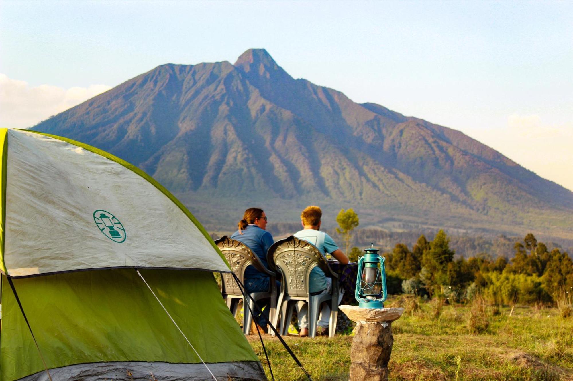 Under Volcanoes View Guest House Nyarugina المظهر الخارجي الصورة