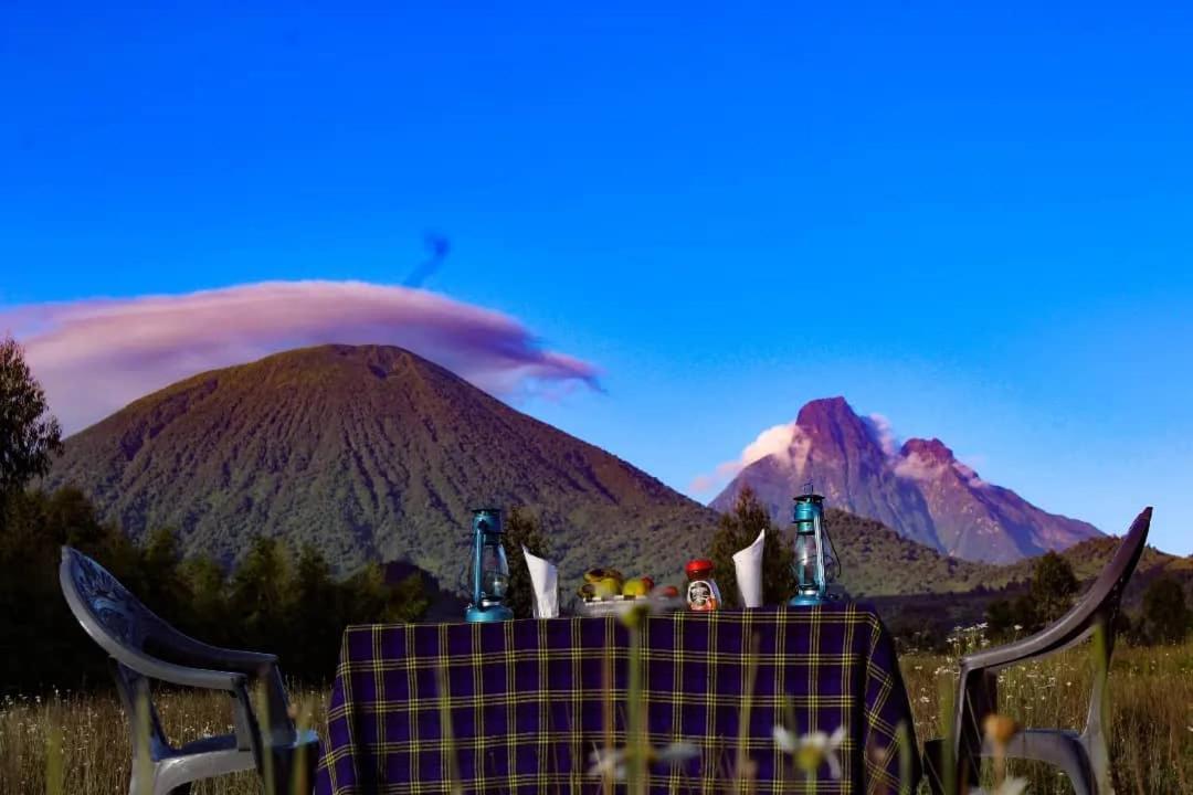 Under Volcanoes View Guest House Nyarugina المظهر الخارجي الصورة